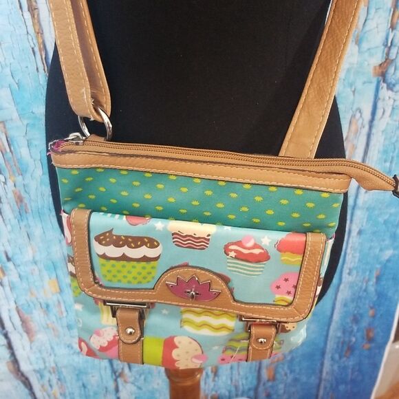 LILY Bloom Cupcake Crossbody Purse - Picture 3 of 10